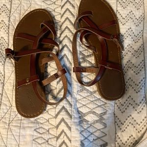 toe cross sandals